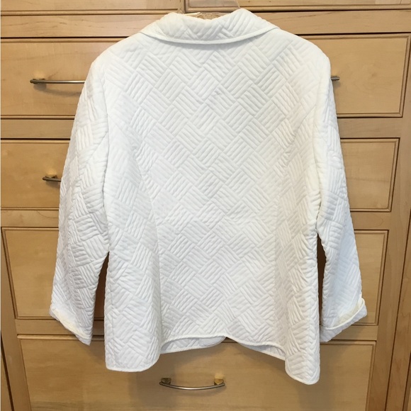 Croft & Barrow Jacket lightweight. 3 season. 4 button 2 pocket winter white. - Picture 2 of 9